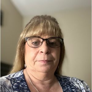 Meet your Posher, Leslie